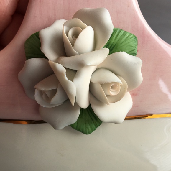 2/$20 Beautiful Ceramic Gift Basket Self Care Towel Holder Planter - Picture 10 of 15